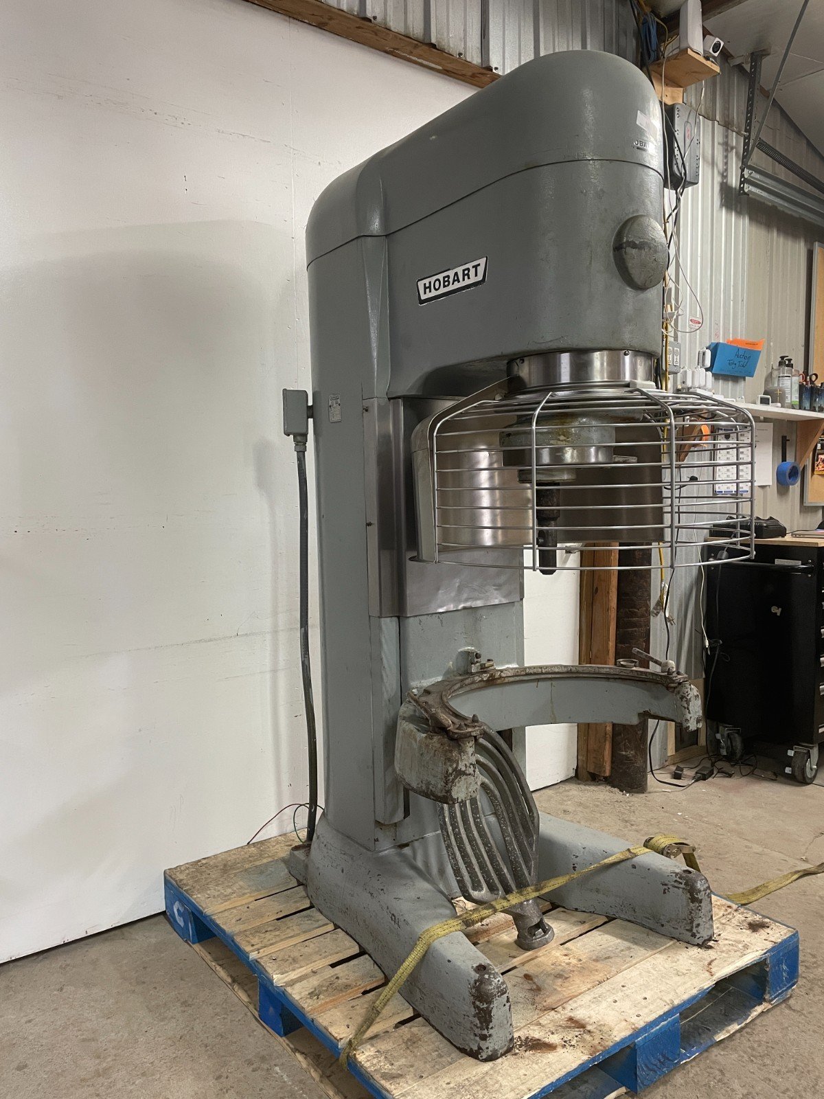 Hobart V1401 Mixer With Paddle Attachment - Image 4