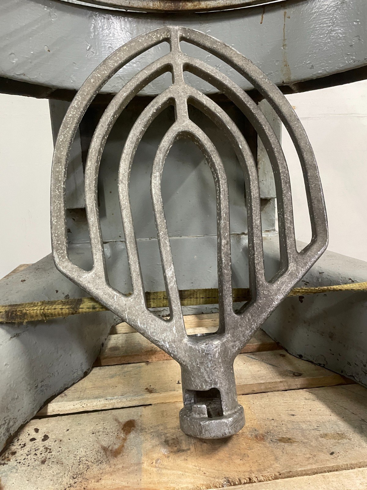 Hobart V1401 Mixer With Paddle Attachment - Image 8
