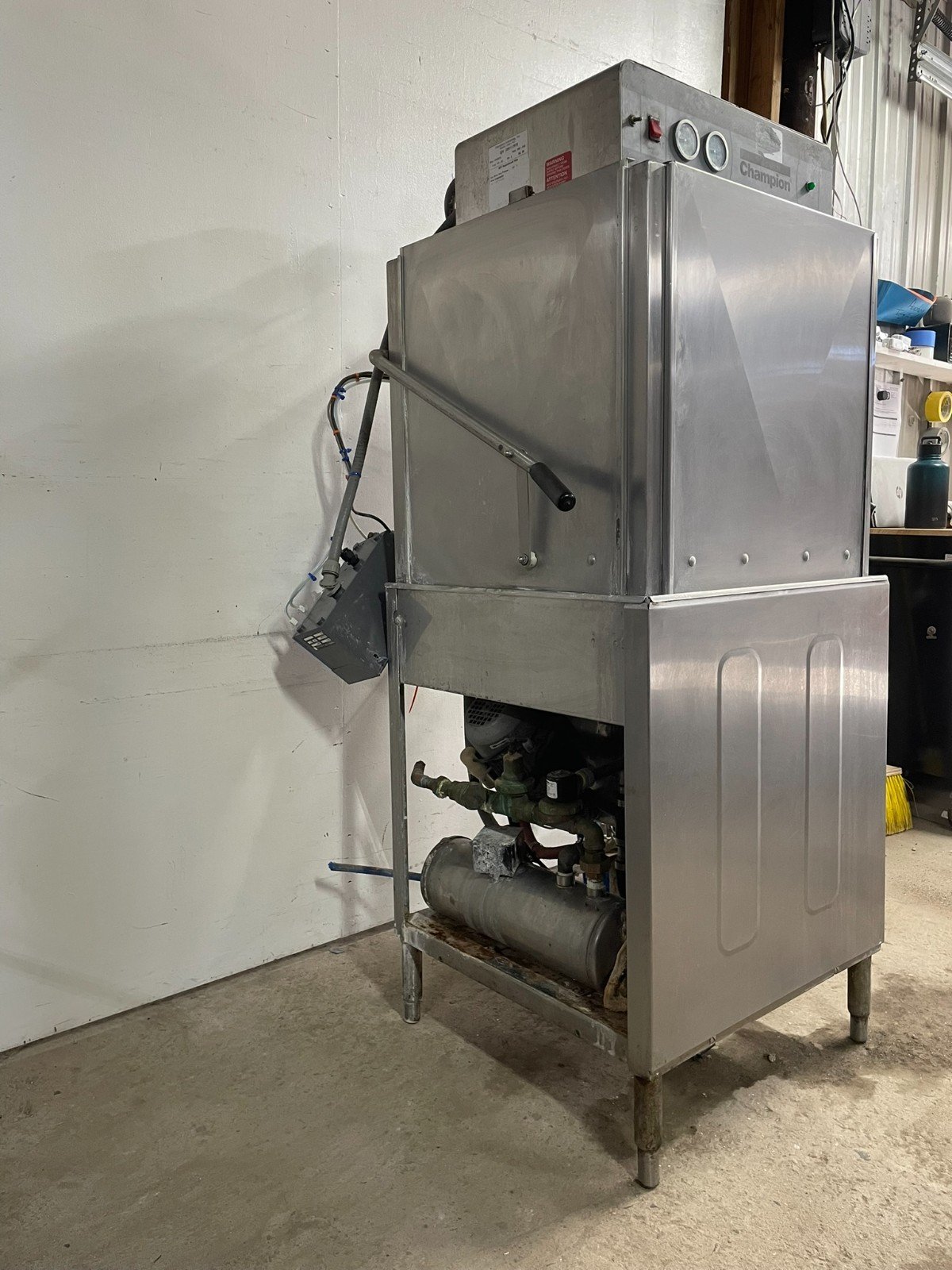 Champion DH2000 High Temp Door Type Dishwasher - Image 6