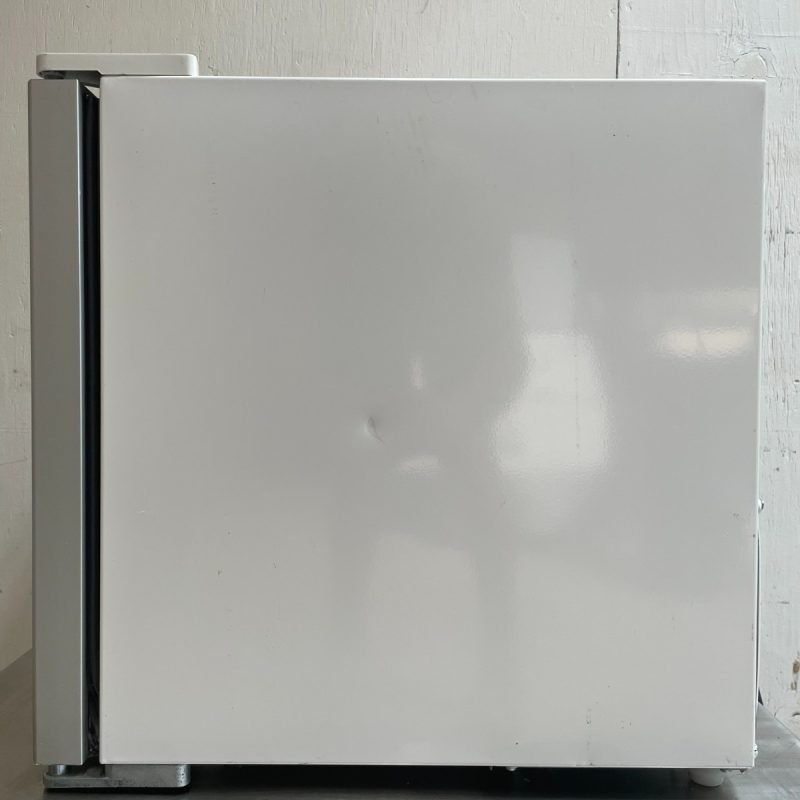 Maxx Cold MXM1-2F Countertop Glass Door Display Freezer - Image 11