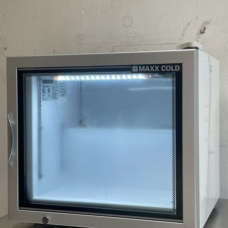 Maxx Cold MXM1-2F Countertop Glass Door Display Freezer - Image 4
