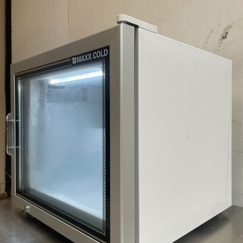 Maxx Cold MXM1-2F Countertop Glass Door Display Freezer - Image 5