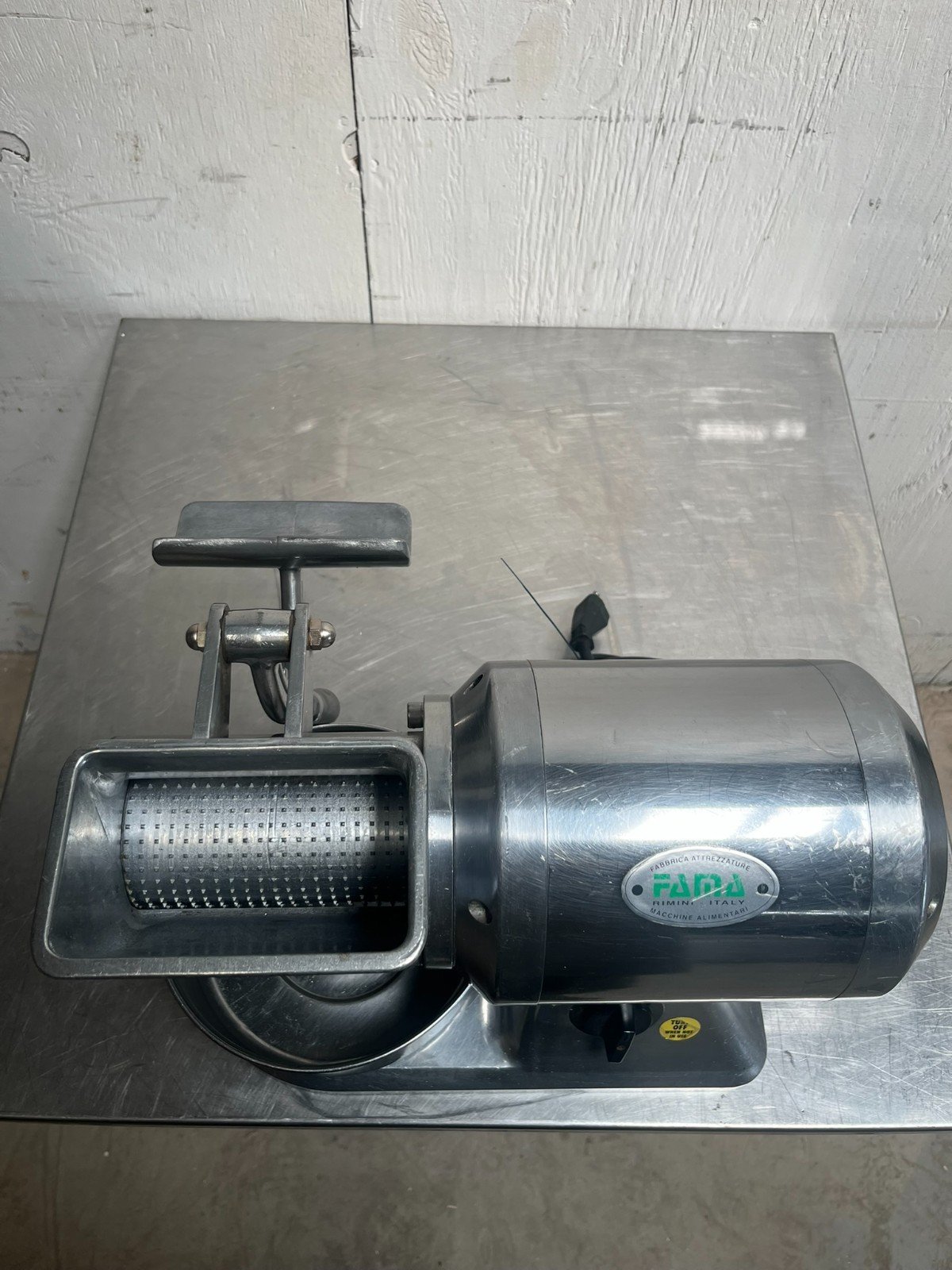 Fama Electric Hard Cheese Grater - Image 4