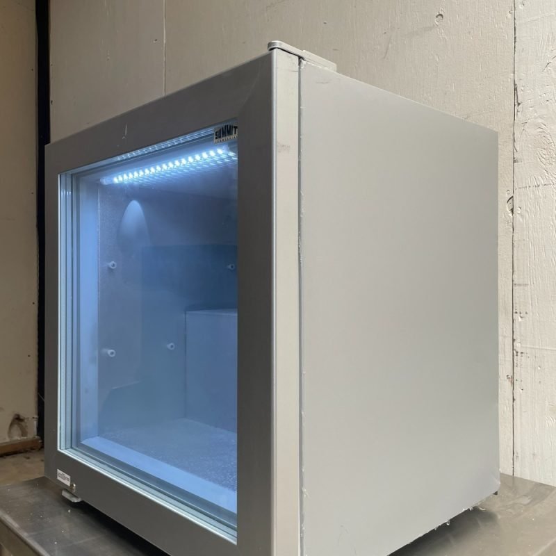 Summit SCFU386 Countertop Glass Door Display Freezer - Image 4