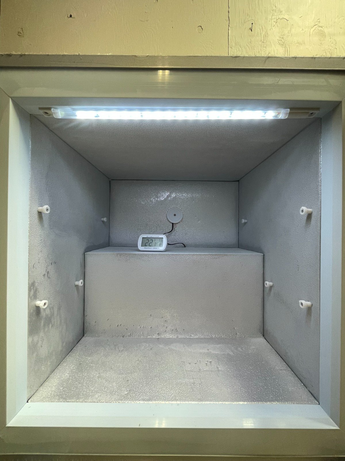 Summit SCFU386 Countertop Glass Door Display Freezer - Image 8