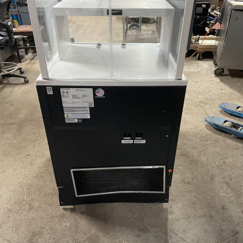 28" Structural Concepts SBZ2852DR Refrigerated Glass Display Case - Image 8