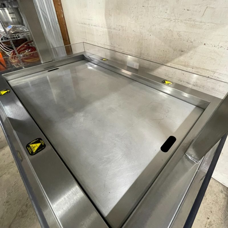 BKI MM-4 Heated Merchandiser Display - Image 21