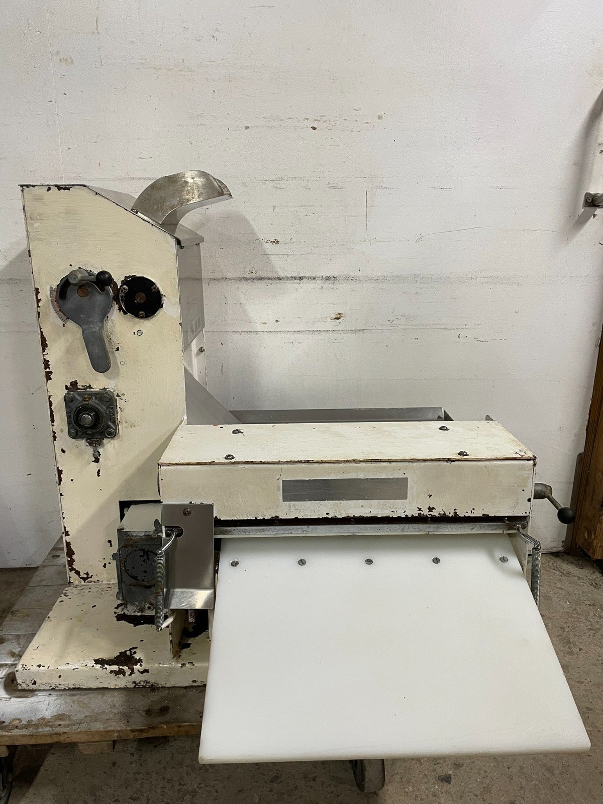 Acme Countertop Double Pass Dough Roller Sheeter - Image 4
