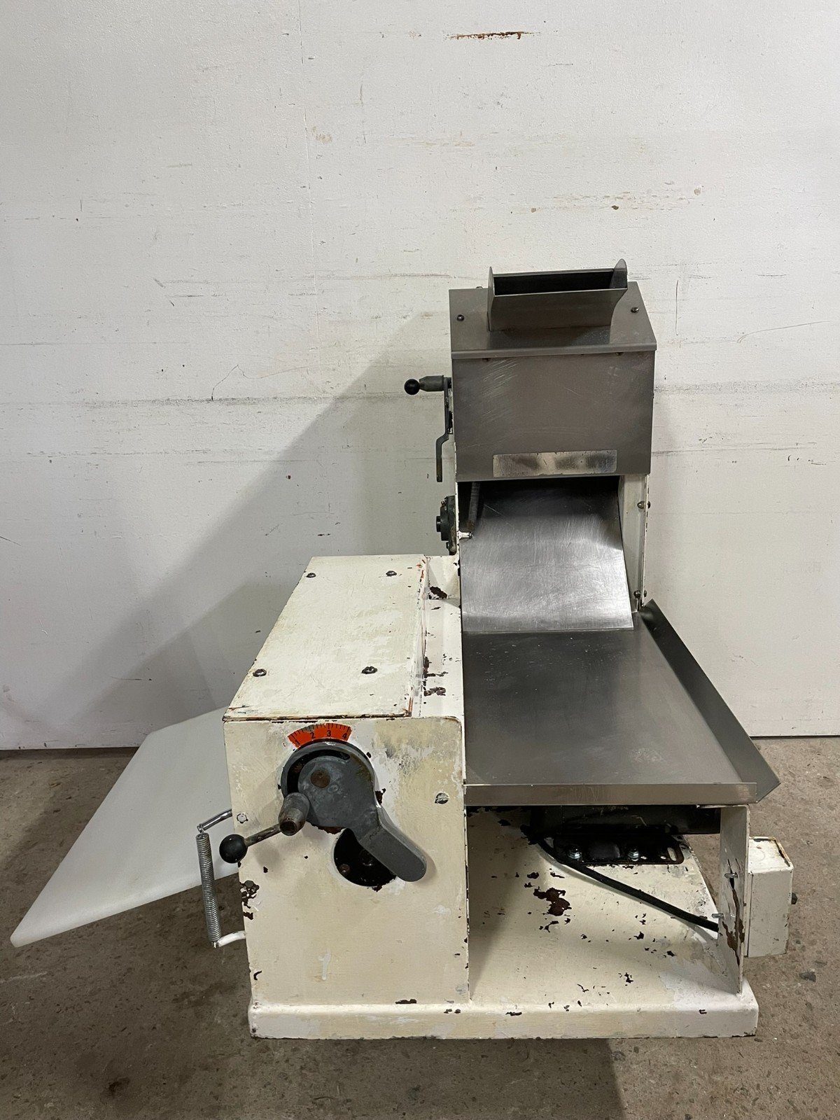 Acme Countertop Double Pass Dough Roller Sheeter - Image 8