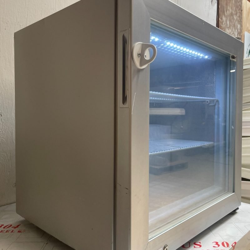 Summit SCFU386 Countertop Glass Door Display Freezer - Image 4