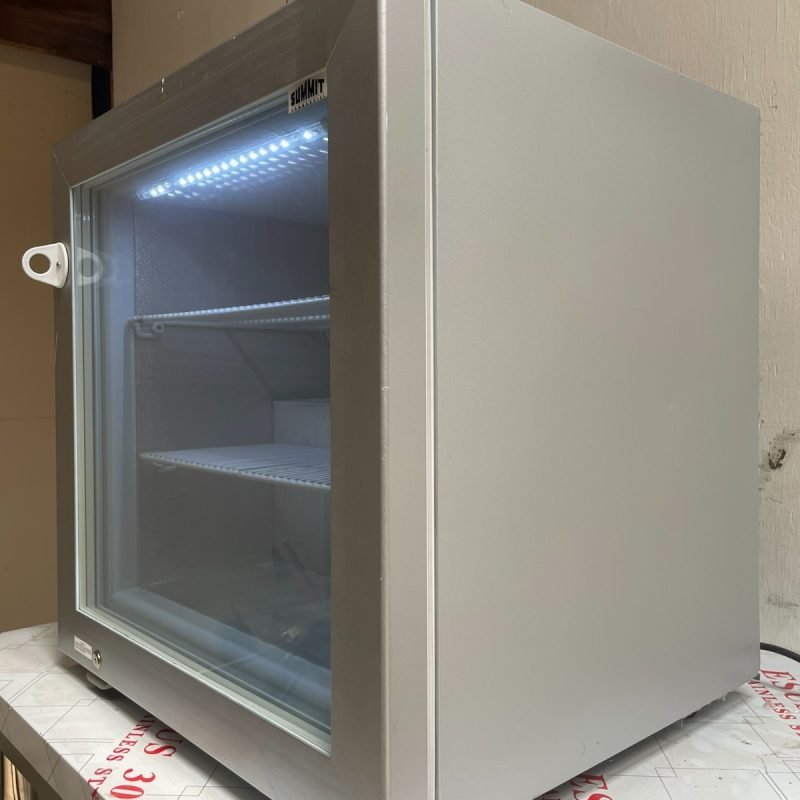 Summit SCFU386 Countertop Glass Door Display Freezer - Image 5