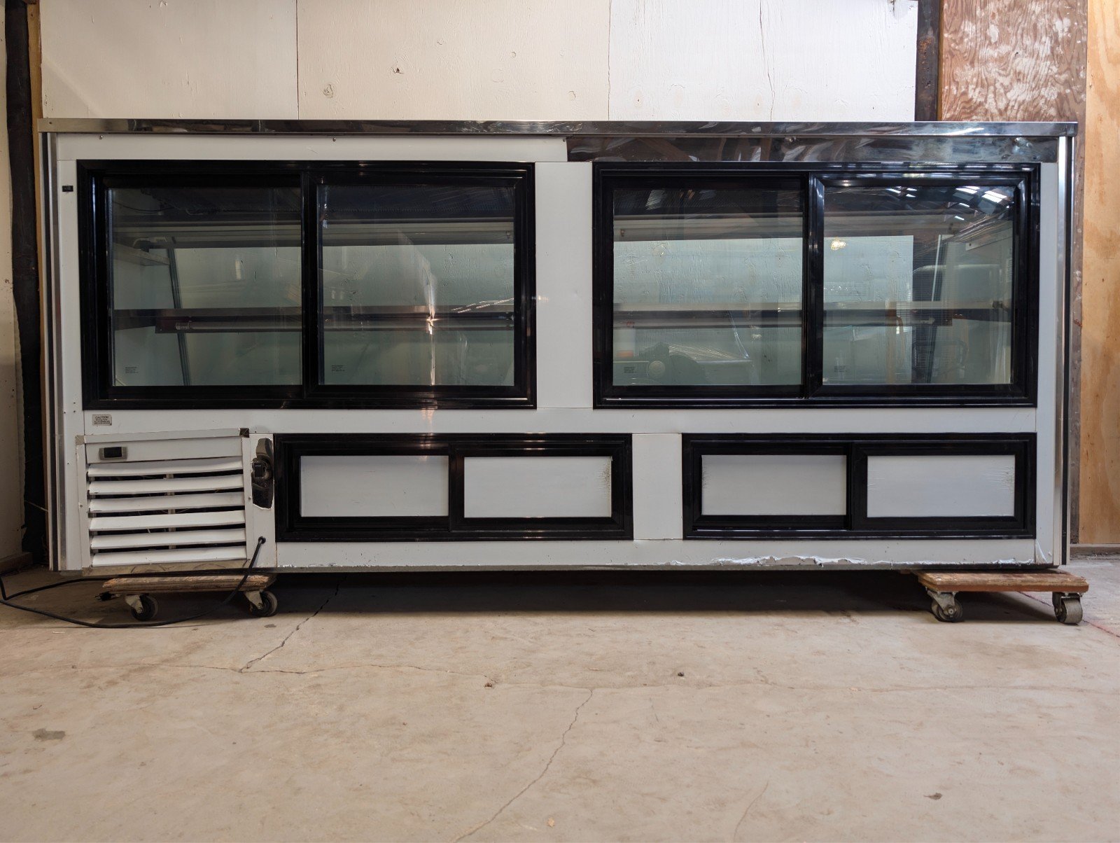 2019 Leader ERCD48 118" Commercial Refrigerator Display Case - Image 14