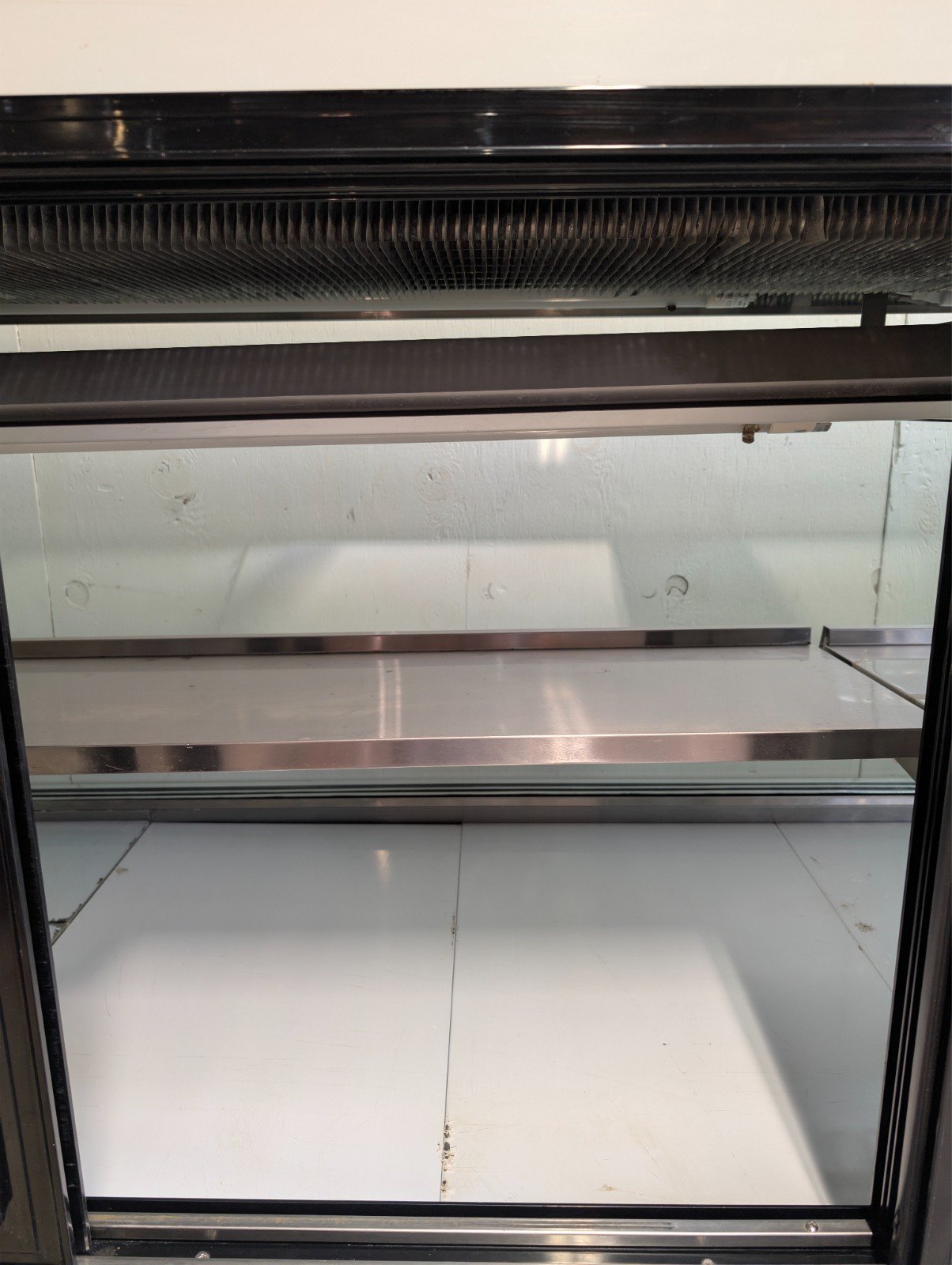 2019 Leader ERCD48 118" Commercial Refrigerator Display Case - Image 23