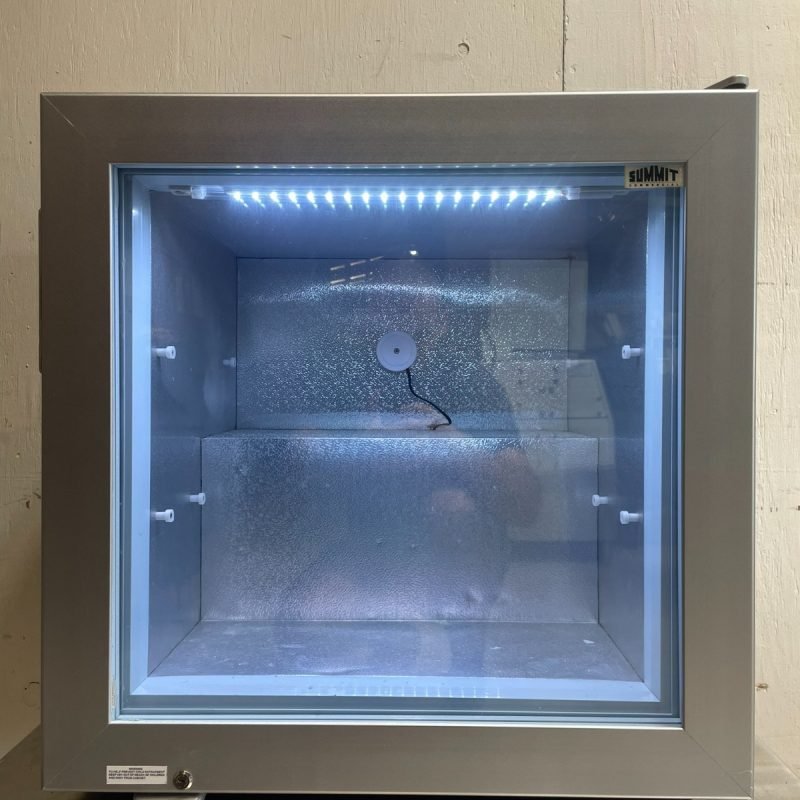 Summit SCFU386 Countertop Glass Door Display Freezer - Image 4