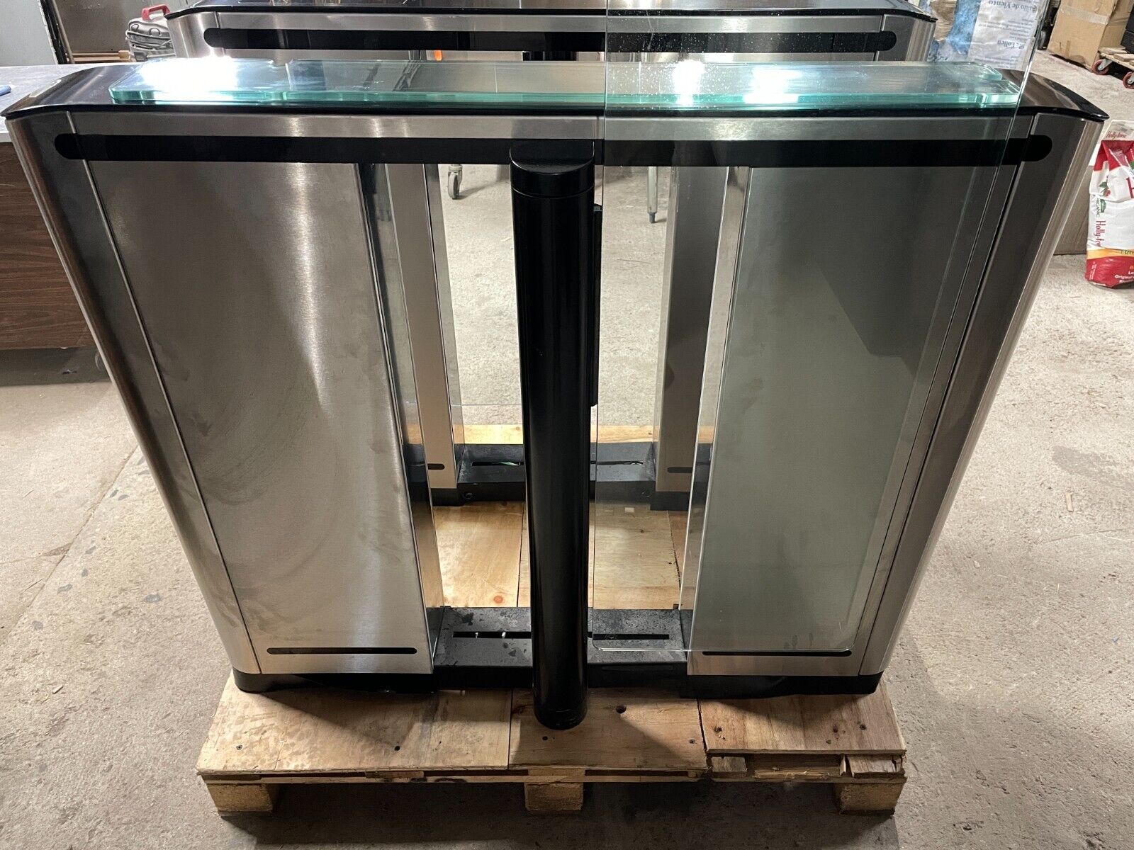 Boon Speed Lane Compact Optical Turnstile with Tall Glass - New - Image 16