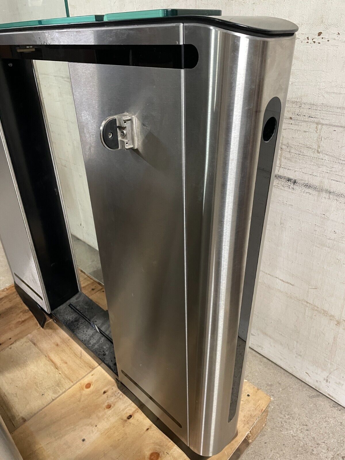 Boon Speed Lane Compact Optical Turnstile with Tall Glass - New - Image 10