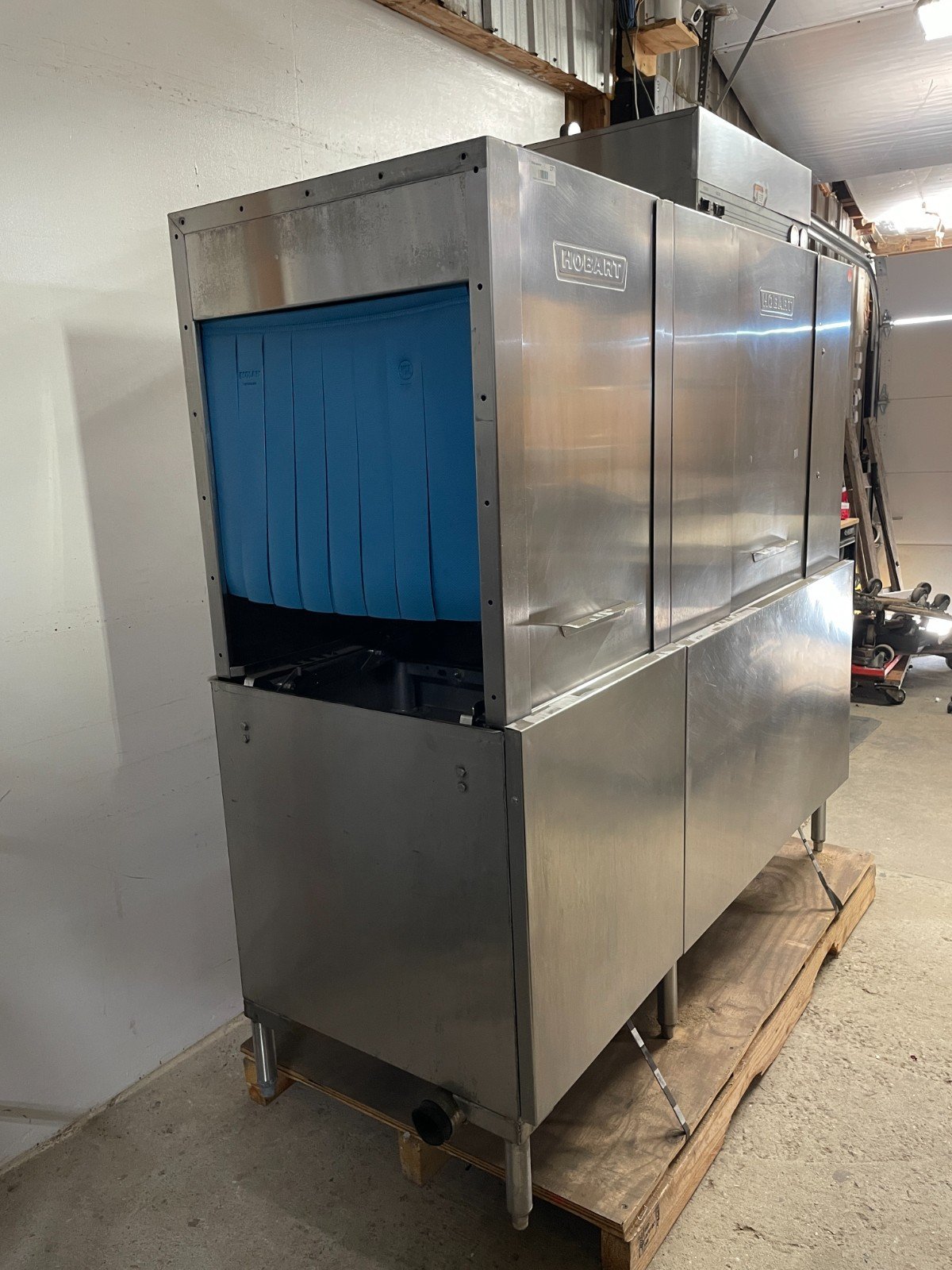 Hobart CRS66A Conveyor Dishwasher - Image 9