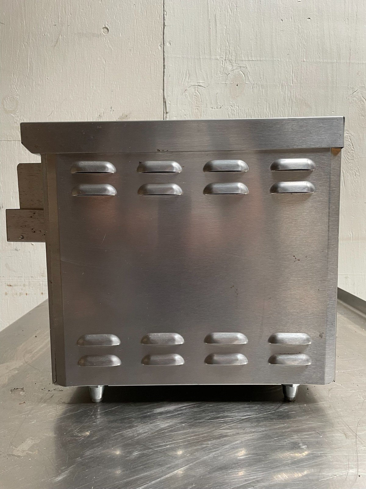 APW Wyott AT-EXPRESS Electric Conveyor Toasters - Image 11