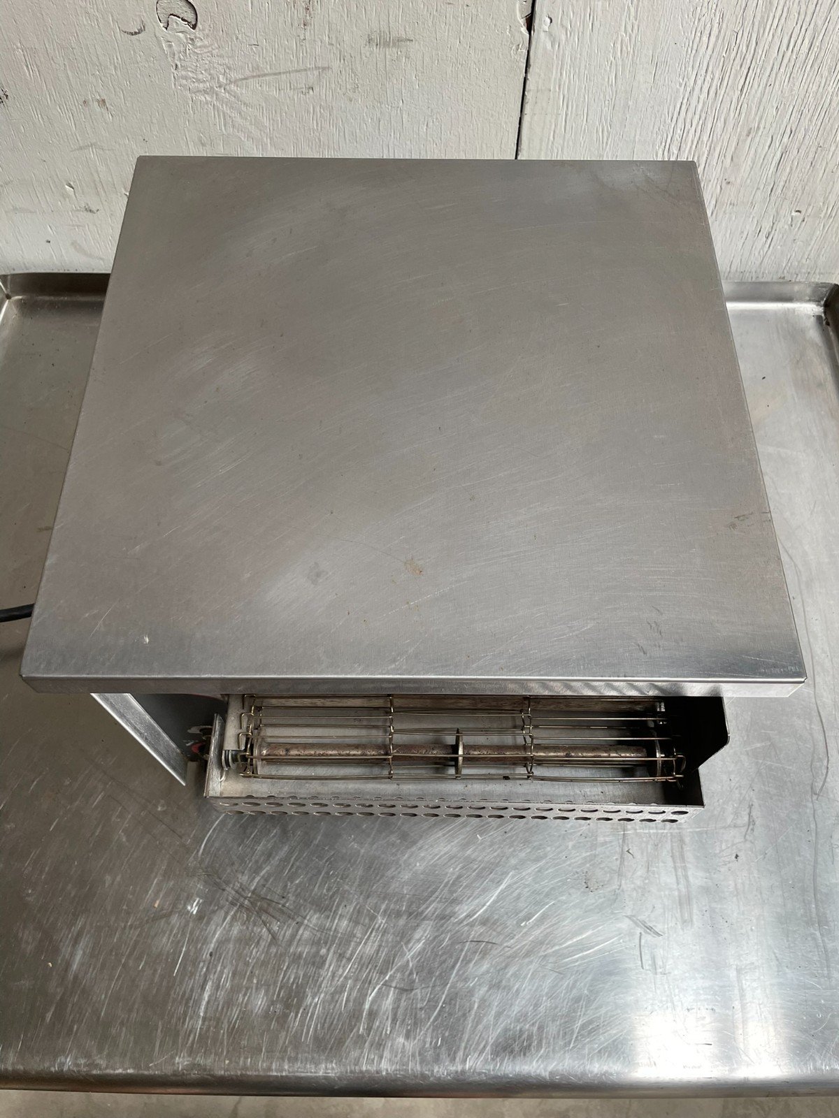 APW Wyott AT-EXPRESS Electric Conveyor Toasters - Image 5