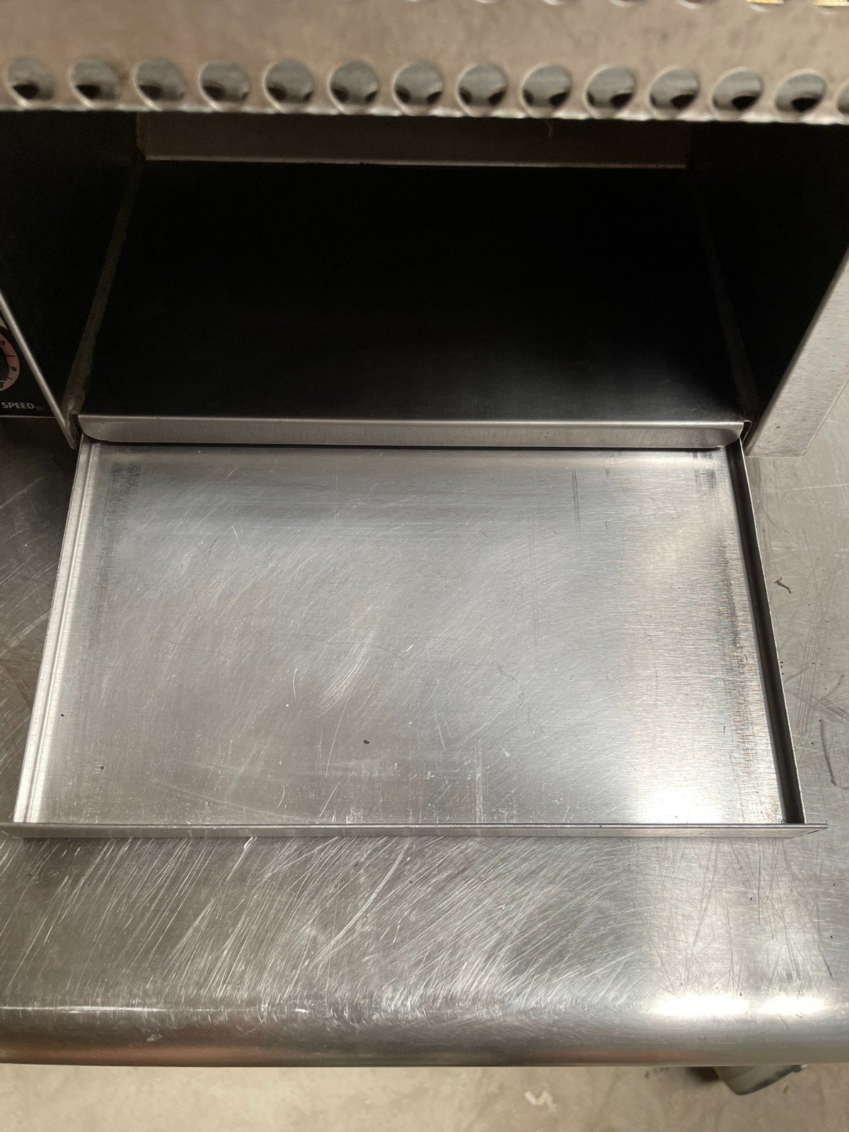 APW Wyott AT-EXPRESS Electric Conveyor Toasters - Image 10