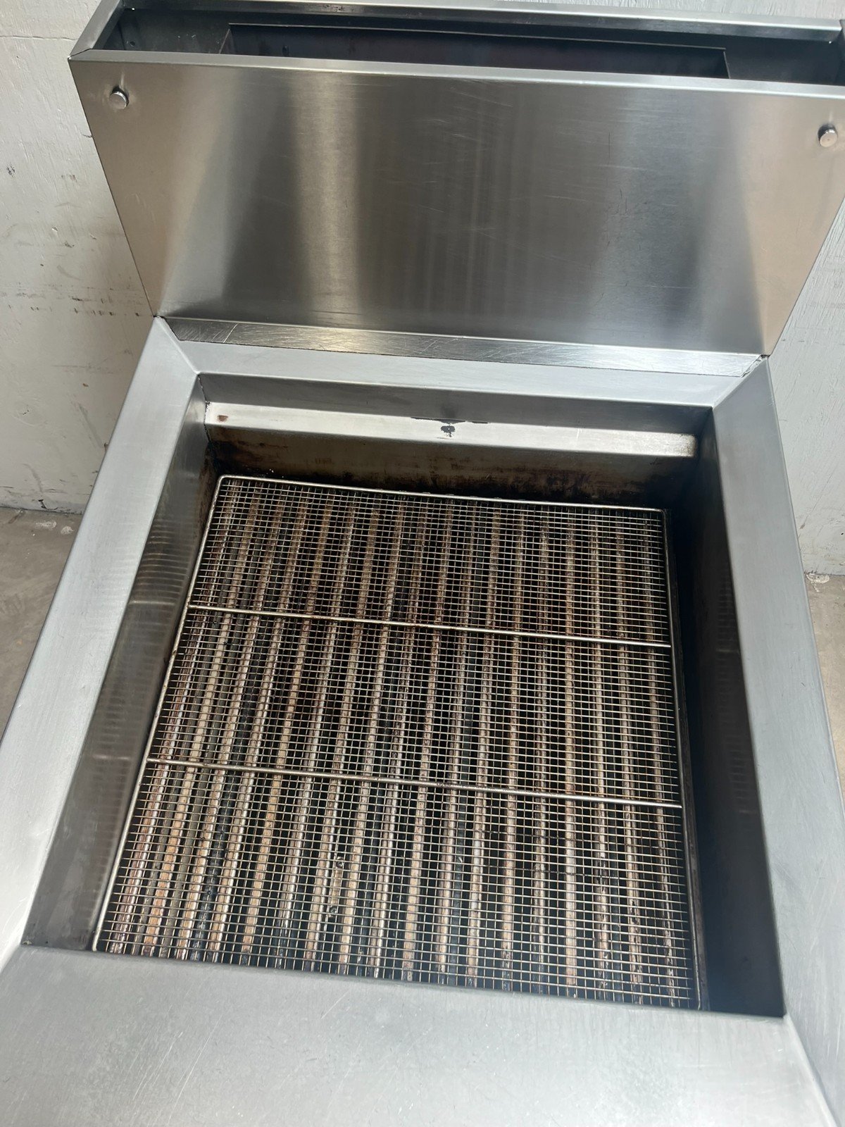 Pitco 24FSS Natural Gas Frialator Donut Fryer - Image 11