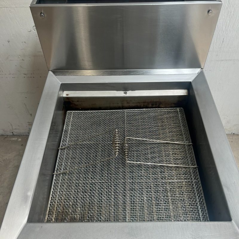 Pitco 24FSS Natural Gas Frialator Donut Fryer - Image 12
