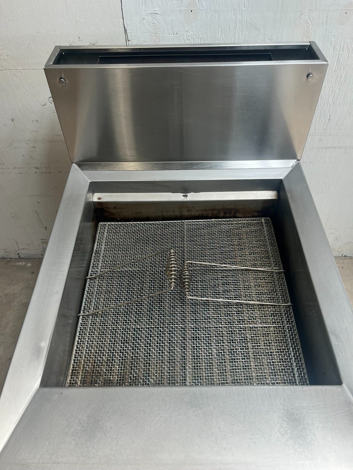 Pitco 24FSS Natural Gas Frialator Donut Fryer - Image 12