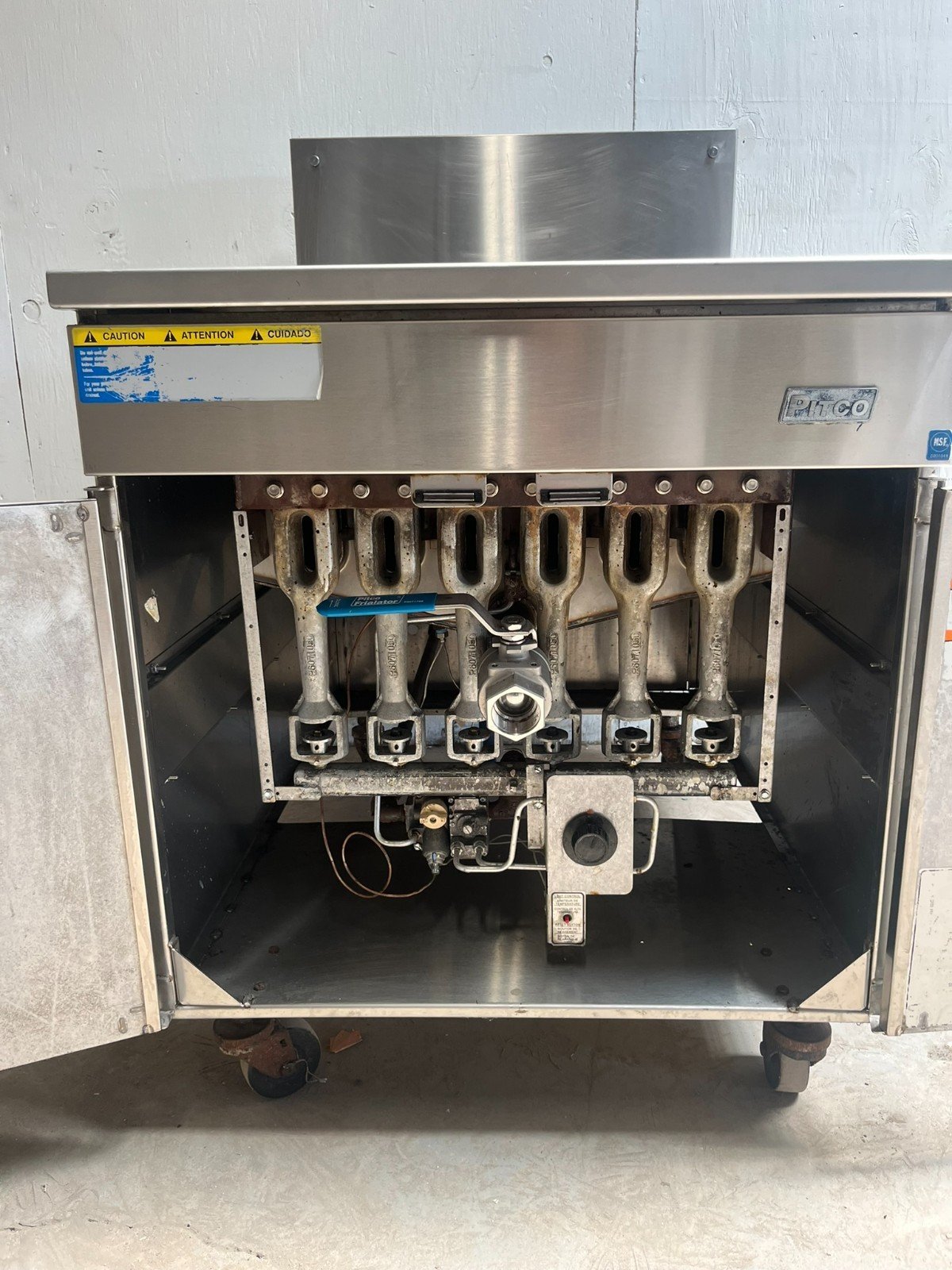 Pitco 24FSS Natural Gas Frialator Donut Fryer - Image 8
