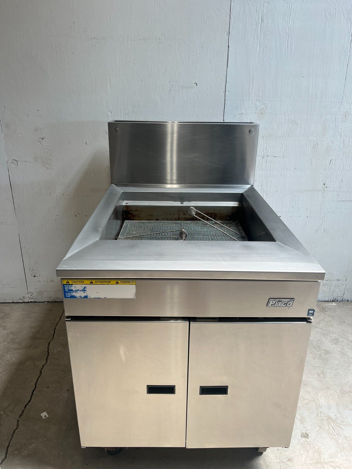 Pitco 24FSS Natural Gas Frialator Donut Fryer
