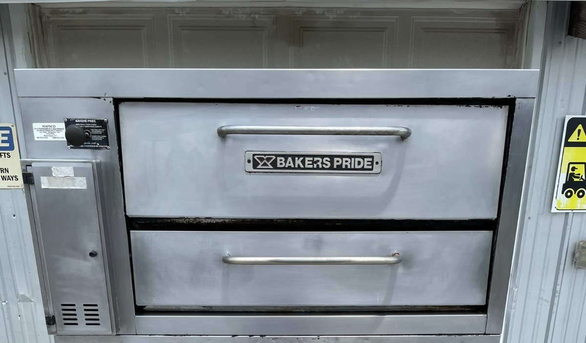 Bakers Pride 151 Natural Gas Single Oven with Stones