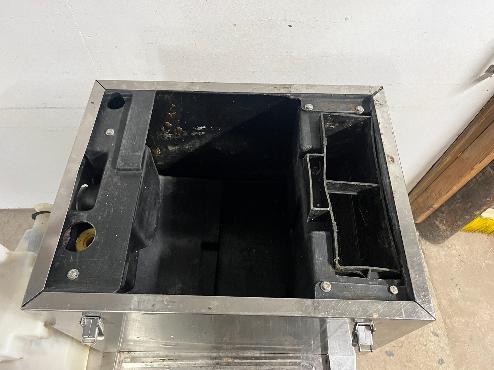Thermaco W-250-IS Big Dipper Grease Trap - Image 8